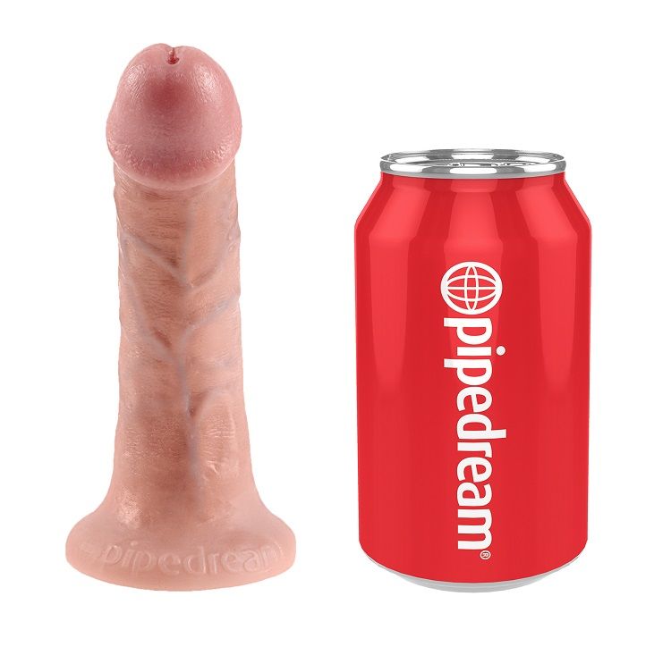 Gode King Cock Strap-On Harness 15,2 cm à côté d'une canette de soda, pour l'échelle